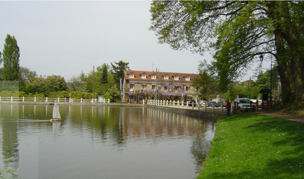 Au Bord Du Lac Hotel แซงต์-เรมี-เลส์-เชฟรูส ภายนอก รูปภาพ